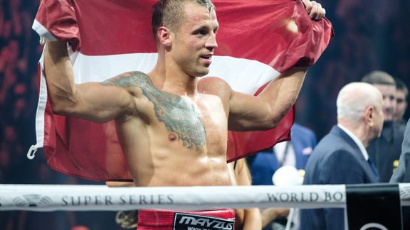 Bokss, Mairis Briedis un Oleksandrs Usiks - 119