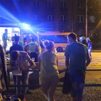 ФОТО: Ночью на Бривибас произошла авария - пострадала женщина