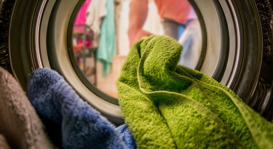 Drēbes saraujas un ne tikai: 10 izplatīti mīti par veļas žāvētājiem