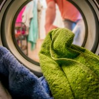 Drēbes saraujas un ne tikai: 10 izplatīti mīti par veļas žāvētājiem