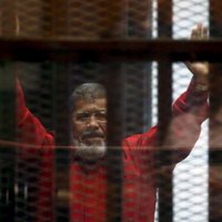 Mursi piespriež mūža ieslodzījumu lietā par spiegošanu Kataras labā