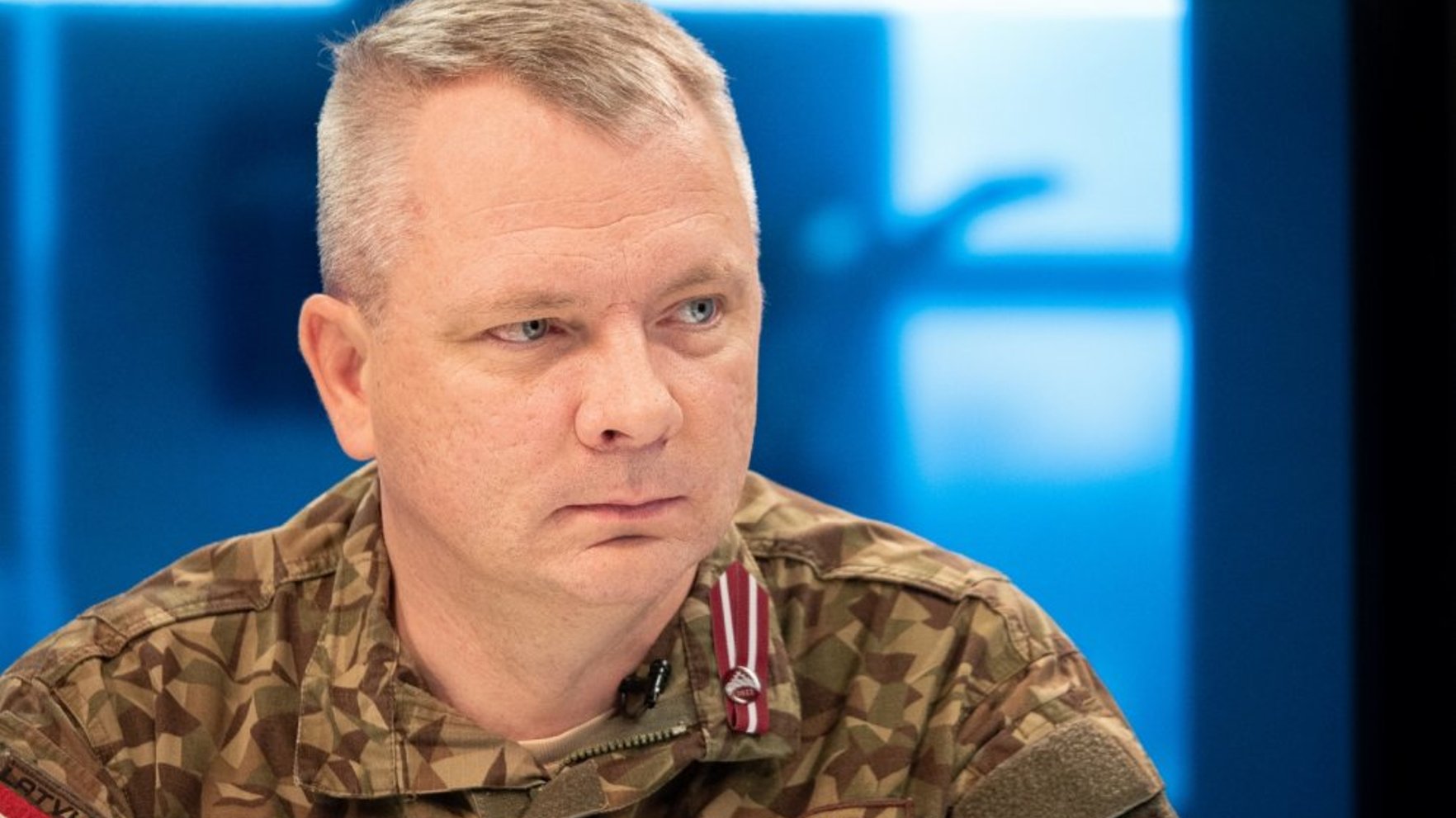 Atrasta viena drona nokrišanas vieta, bet apdraudējums turpinās, saka NBS pulkvedis