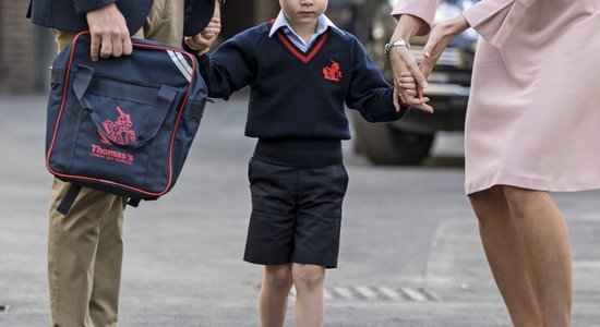 Princis Džordžs uzsāk skolas gaitas; satraukumu raisa hercogienes veselības stāvoklis