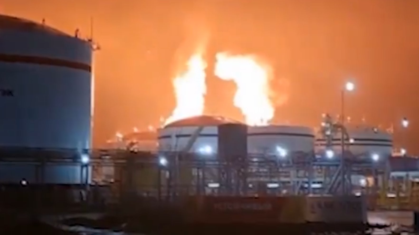 Pēc dronu uzbrukuma deg jau otrā Krievijas osta Baltijas jūrā