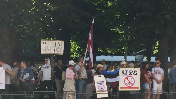 Protesti pret bēgļu uzņemšanu Latvijā - 10