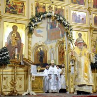 Foto: Krāšņa pareizticīgo Ziemassvētku liturģija Rīgas Kristus piedzimšanas katedrālē