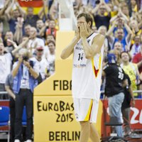 Dirks Novickis emocionāli atvadās no Vācijas izlases