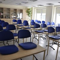 Lietuva plāno septembrī skolās atsākt mācības klātienē