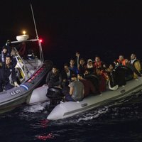 Grieķija pie Lesbas salas jūrā izvietos peldošo barjeru nelegālo imigrantu atturēšanai