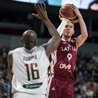 Latvijas basketbolisti vēl vienā aizsardzības cīņā pieveic Beļģiju un kvalificējas nākamajai kārtai