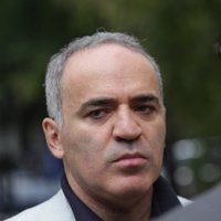 Pazīstamais šahists un disidents Kasparovs lūdz Latvijas pilsonību (plkst.13:48)
