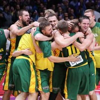 Lietuva ar dramatisku uzvaru pār serbiem iekļūst 'Eurobasket 2015' finālā