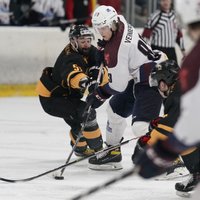 Latvijas hokeja izlasei pievienojies 19 gadus vecais OHL čempions Veinbergs