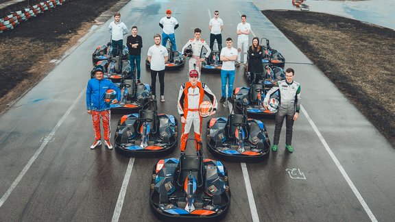 "Blue Shock Race" sūta 200 000 eiro vērtus  elektrokartingus uz Meksiku - 11