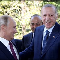 Krievija piekāpjas Turcijai – atceļ Idlibas operāciju