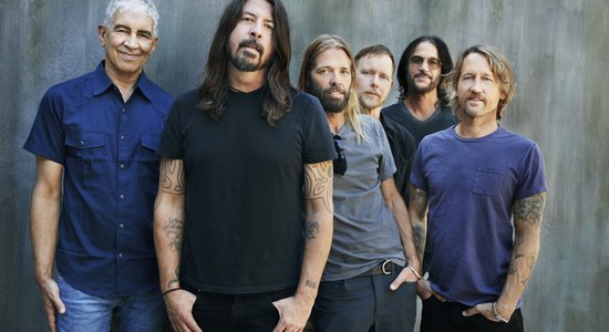 'Foo Fighters' izdod jaunu albumu 'Medicine At Midnight'