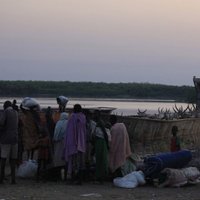 Dienvidsudānā noslīkst vairāk nekā 200 no vardarbības bēgoši cilvēki