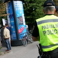 Bijušais pašvaldības policists privātpersonai sniedzis informāciju par reidiem intīmklubā