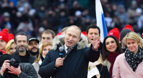 ФОТО: Митинг-концерт Путина собрал в Лужниках свыше ста тысяч человек