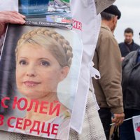 Ukrainas CVK nereģistrē Timošenko un bijušā iekšlietu ministra Lucenko kandidatūras parlamenta vēlēšanām