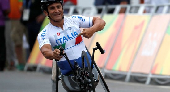 Dzanardi gadu pēc negadījuma nav atguvis spēju runāt