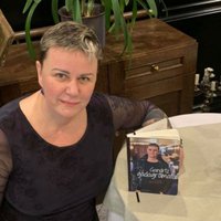 Экс-политик Линда Мурниеце выпустила вторую книгу откровений