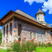 Voronetas klosteris – brīnumainā Rumānijas svētvieta, ko dēvē par Austrumu Siksta kapelu