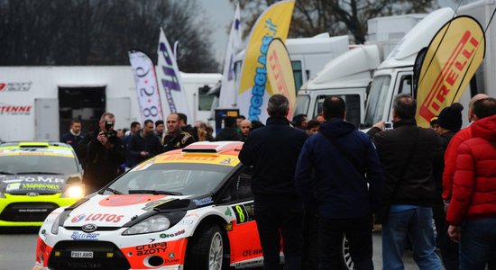 Roberts Kubica pārspēj Valentino Rosi cīņā par uzvaru Moncas rallijā