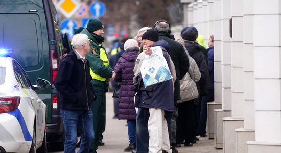 Выборы президента РФ: в очереди выявили 29 человек с просроченными ВНЖ. Четверых попросят уехать