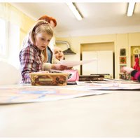 Foto: Kā Gulbenes Mākslas skola gatavojas lielajām svinībām