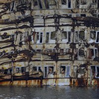 ФОТО: как выглядит сегодня затонувший круизный лайнер Costa Concordia