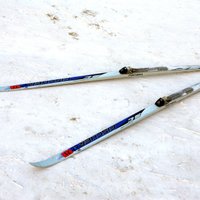 FIS no sacensībām atstādina visus SOK diskvalificētos Krievijas slēpotājus