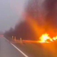 Video: Jēkabpils novadā pēc sadursmes ar kravas auto aizdedzies vieglais spēkrats