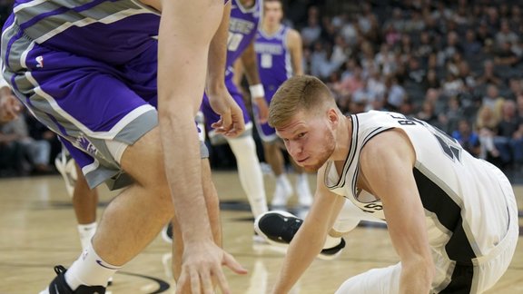 Basketbols, NBA: Sanantonio "Spurs" pret Sakramento "Kings" - 2