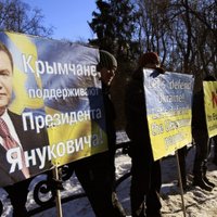 Opozīcija draud atlaist Krievijas aizsardzību kārojošo Krimas parlamentu