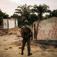 Karavīrs Kongo DR nogalinājis sievu un vairākus cilvēkus sava dēla bērēs