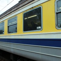Ar Covid-19 inficēts pasažieris braucis vilcienos virzienā Rīga-Jelgava-Rīga