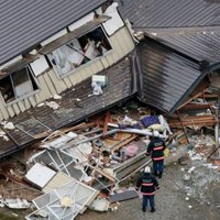 Foto: Zemestrīce satricina Japānu; 39 cilvēki ievainoti