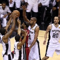 'Spurs' ar jaunu NBA finālu rekordu sagrauj 'Heat'