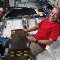 Sasniegts jauns NASA rekords – bez pārtraukuma visilgāk pavadītais laiks kosmosā