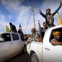 Video: Kurdi dodas iznīcināt 'Daesh' pozīcijas Rakas reģionā