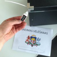 ФОТО: Семья из Латвии не смогла проголосовать на избирательном участке в Дубае (обновлено)