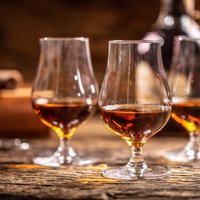 Пить стали меньше: упал объем потребления алкоголя в Латвии