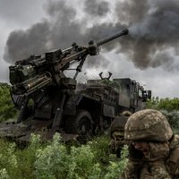 Lielbritānija ieguldīs 245 miljonus mārciņu Ukrainai domātu artilērijas lādiņu iegādē