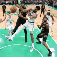 Porziņģa 'Celtics' pārliecinoši sāk NBA ceturtdaļfinālu
