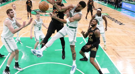 Porziņģa 'Celtics' pārliecinoši sāk NBA ceturtdaļfinālu