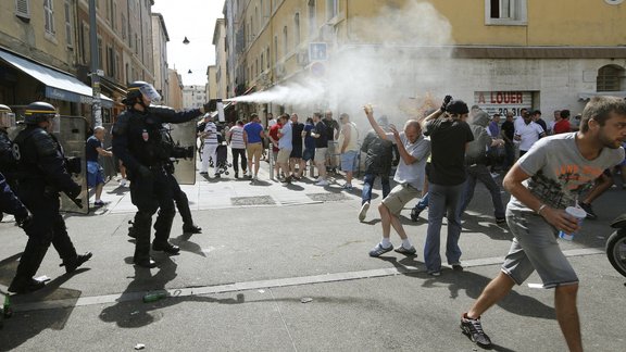 EURO 2016: Futbola fanu nekārtības Marseļā - 4