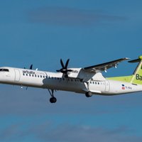 Причиной посадки самолета airBaltic без переднего шасси стал износ детали за 2500 евро