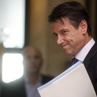 Itālija paziņo, ka pieturēsies pie sava budžeta plāna
