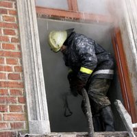 No degoša dzīvokļa Rīgā izglābti trīs cilvēki